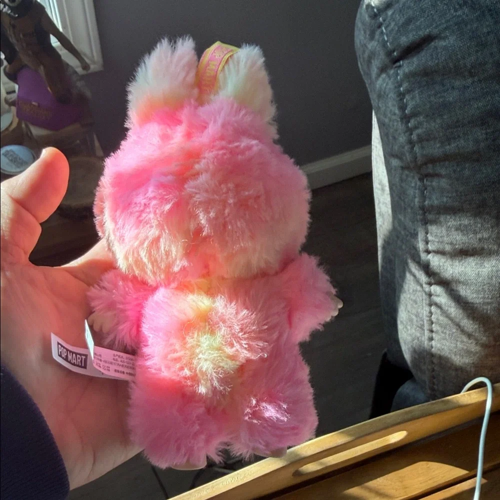 Pop Mart Labubu Vinyl Plush Pendant from the "Big Into Energy" - Picture 8 of 9